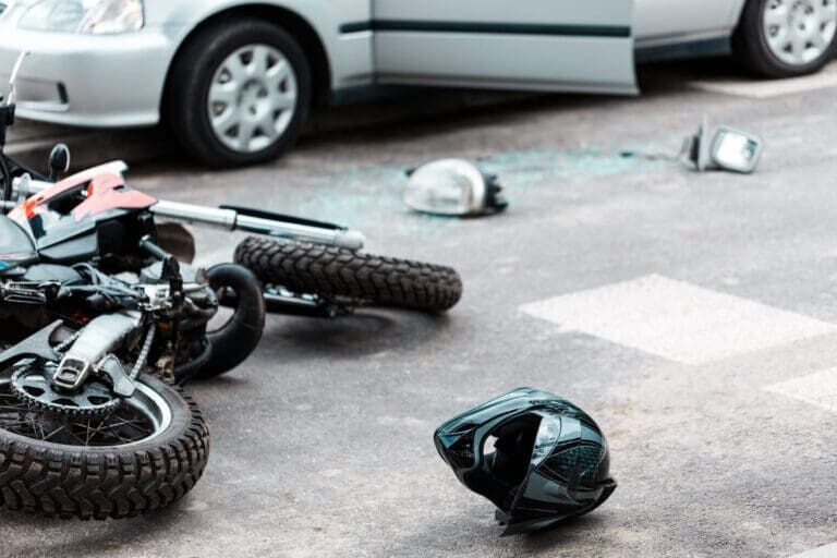 ¿Debería contratar a un abogado por un accidente de motocicleta?
