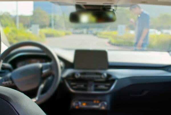 Cómo un abogado de lesión de la médula espinal puede ayudar a maximizar su liquidación - AK Law Firm Waymo Accidents: What Texas Drivers Need To Know